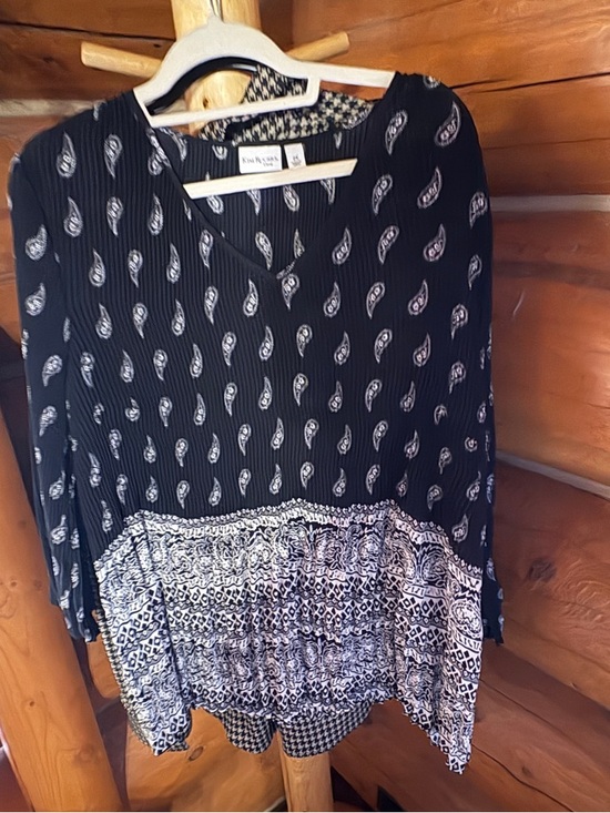 Tops - Kim Rodger’s 2x pleated top